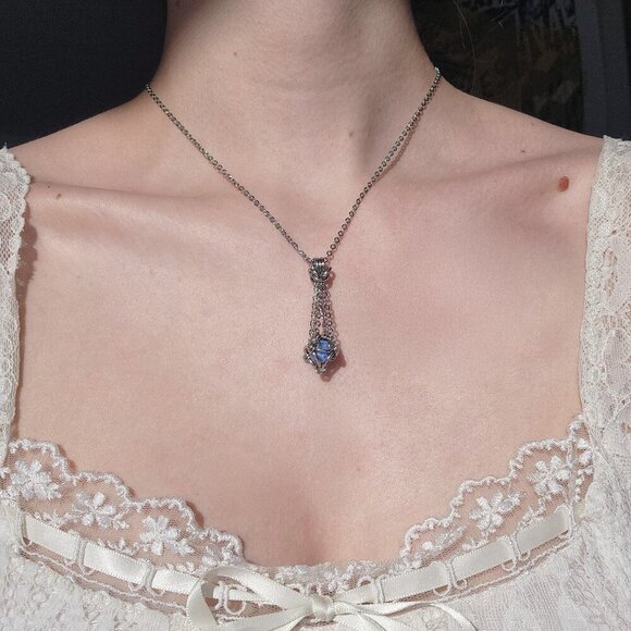 Vintage elegant blue pearl basket necklace with a small silver chain - Picture 2 of 9